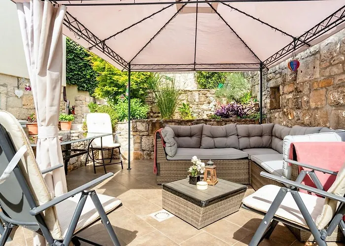 Vikendica Old Stone House With Private Swimming Pool Solin